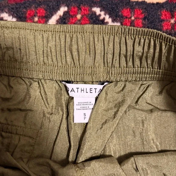 Athleta Lunar Sheen Utility Mid Rise Olive Green Women's Pants, Small - Picture 6 of 10